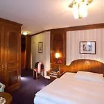 존느 4*